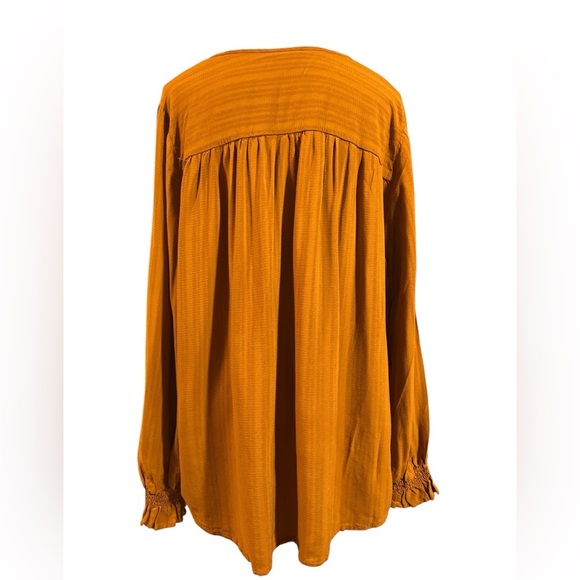 Knox Rose Golden Blouse - Picture 4 of 6